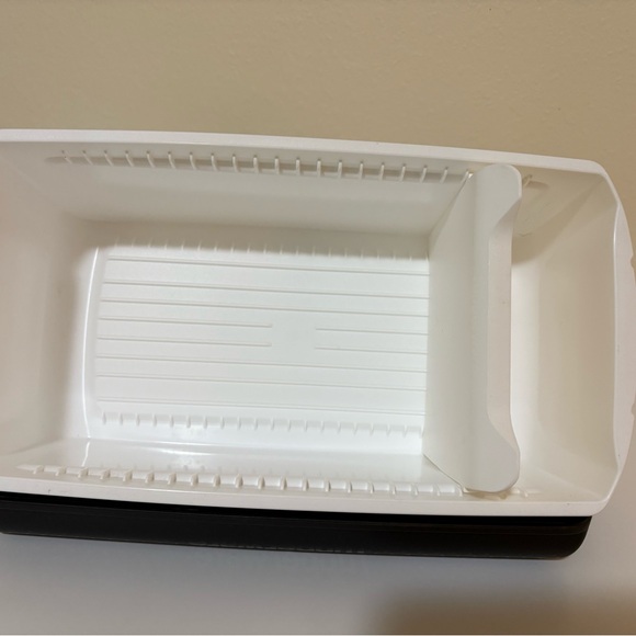 Tupperware White Bread Storage Container CondensControl - Picture 4 of 16